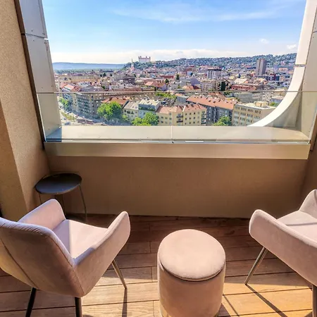 Apartment Sky Park 1 - Castle View From Bed, Luxurious #instaworthy In Downtown Center, Parking Included, Address In Town *