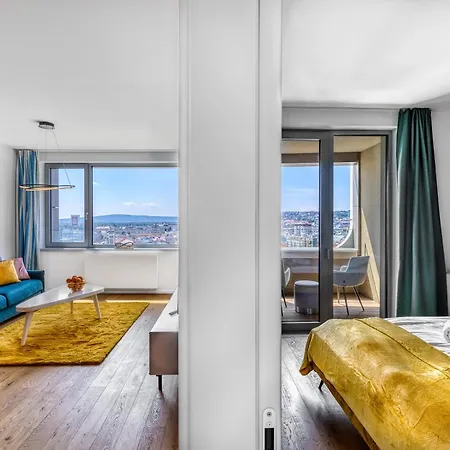 Sky Park 1 - Castle View From Bed, Luxurious #instaworthy In Downtown Center, Parking Included, Address In Town Apartment *