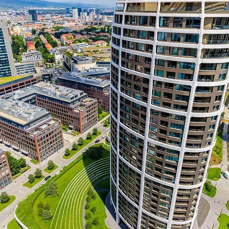 Sky Park 1 - Castle View From Bed, Luxurious #instaworthy In Downtown Center, Parking Included, Address In Town Apartment *