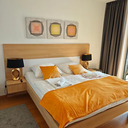 Apartment Sky Park 1 - Castle View From Bed, Luxurious #instaworthy In Downtown Center, Parking Included, Address In Town *