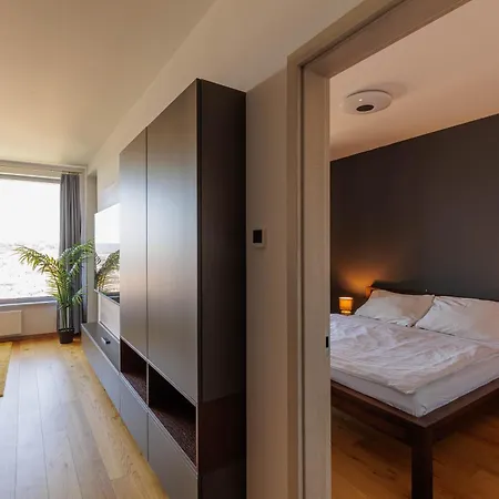 Sky Park 1 - Castle View From Bed, Luxurious #instaworthy In Downtown Center, Parking Included, Address In Town Apartmán