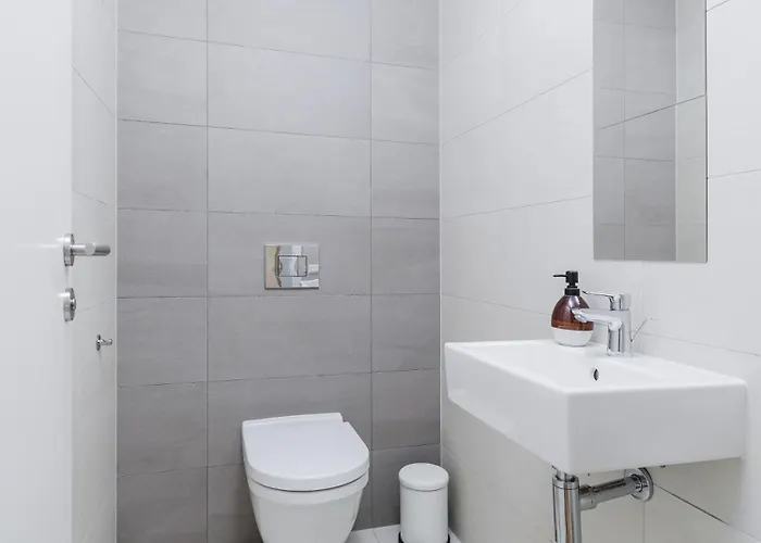 Sky Park 1 - Luxurious #instaworthy In Downtown Center With Included Parking, Address In Town Apartment