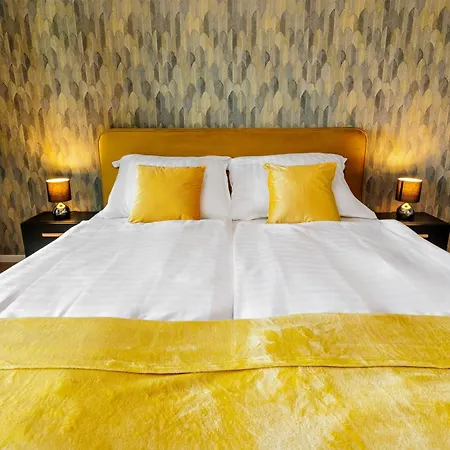 Sky Park 1 - Luxurious #instaworthy In Downtown Center With Included Parking, Address In Town Pozsony