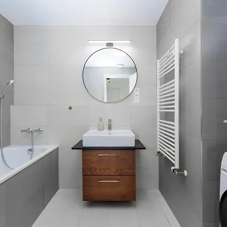 Sky Park 1 - Luxurious #instaworthy In Downtown Center With Included Parking, Address In Town Pozsony