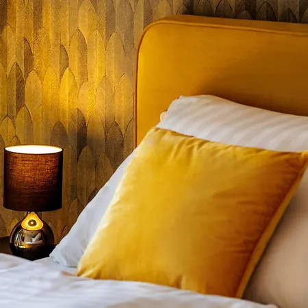 Apartman Sky Park 1 - Luxurious #instaworthy In Downtown Center With Included Parking, Address In Town Pozsony