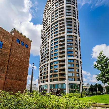 Apartman Sky Park 1 - Luxurious #instaworthy In Downtown Center With Included Parking, Address In Town *